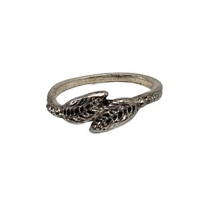 Silver-Toned Double Leaf Ring (Size 4.25)